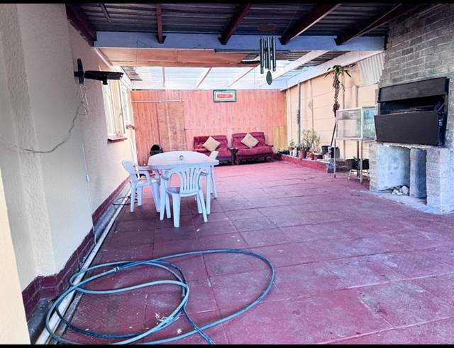 6 BEDROOM HOUSE FOR SALE IN KENWYN